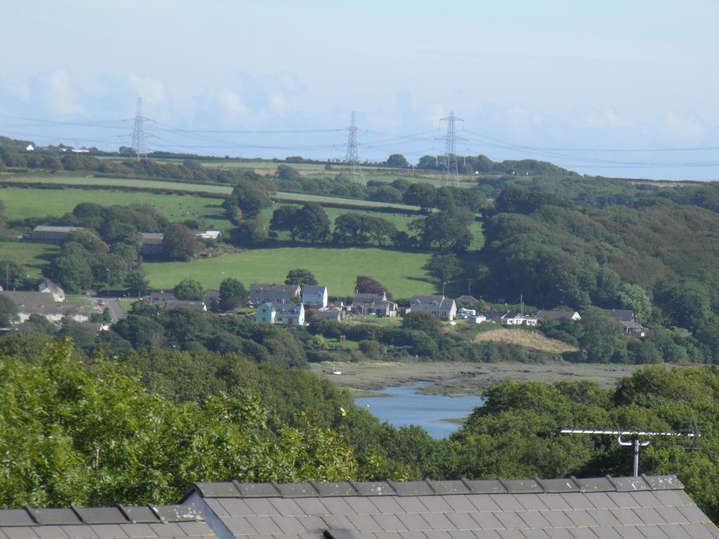 Holiday House Pembroke Dock Szoba fotó
